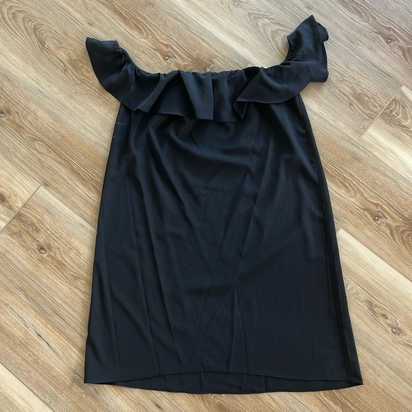 Black off the shoulder dress - Picture 1 of 1